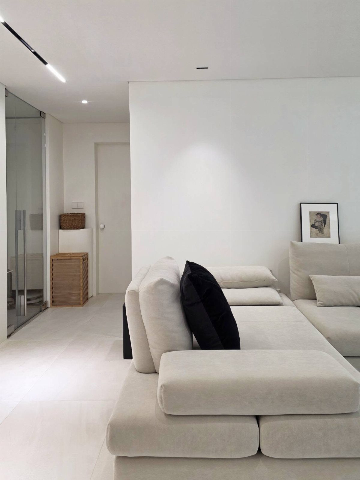 Interior Design Minimalist: 15 Ideas for Clean, Simple Spaces - Cosaroom